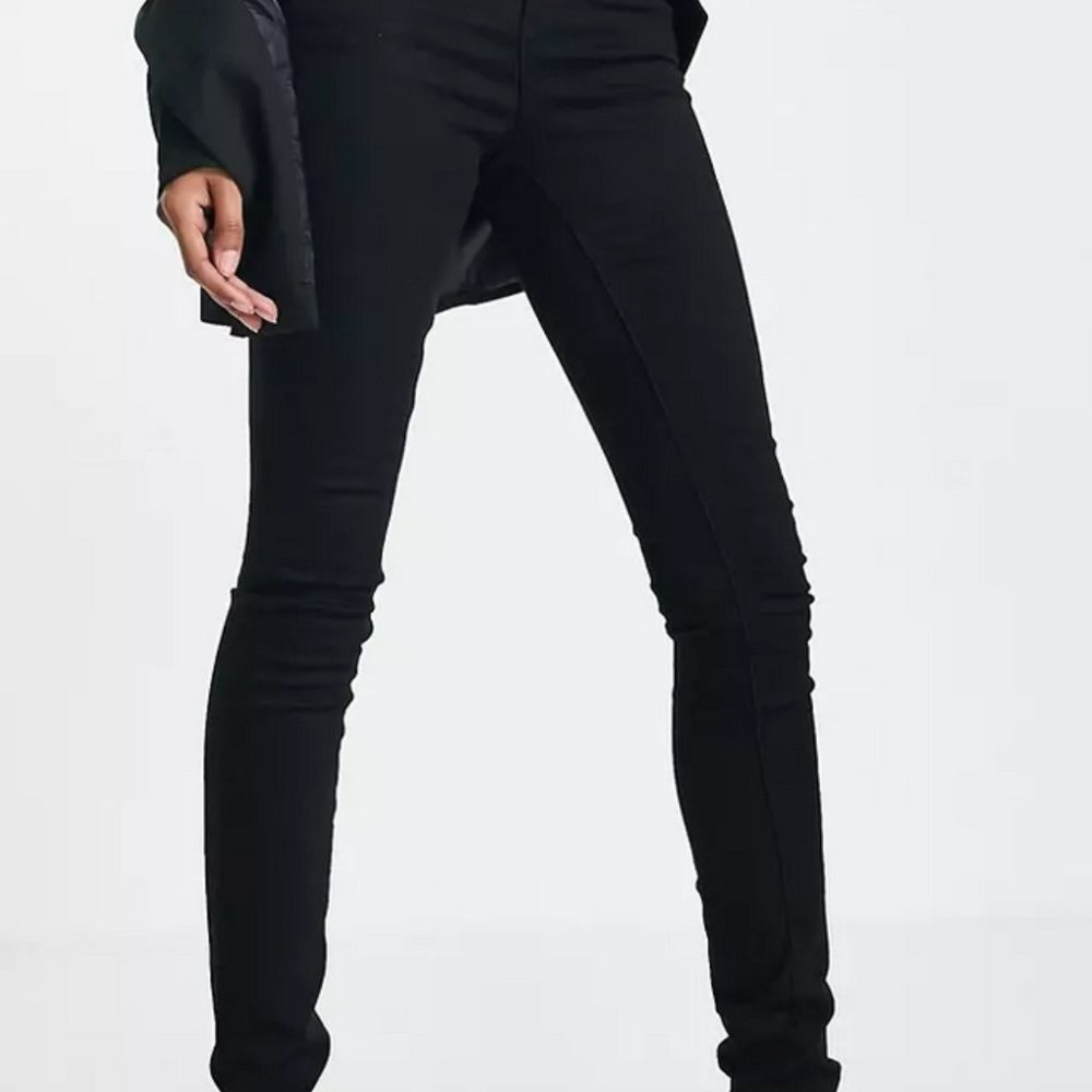 Two Pairs of ASOS Design Tall Hourglass "Lift and Countor" Skinny Jeans - Picture 3 of 8